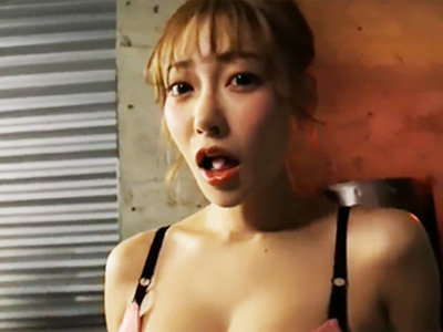 いつもより激しいSEXをするため媚薬を飲んでアヘアヘ状態になっちゃう巨乳ギャル