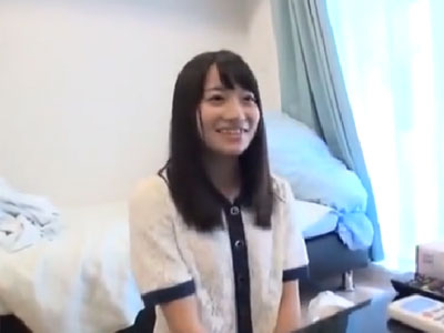 素人の黒髪清純娘を家に連れ込んで口説きパコ→無許可でザーメン生生発射