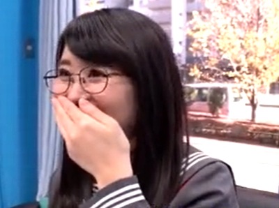 「本当に見えてないんですね…」地味系めがねのJKがMM号へ→初めて性の快楽に目覚めて大量顔面への射精