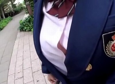 可愛い顔してHカップもある爆乳イマドキJKと種付けハメ撮り！