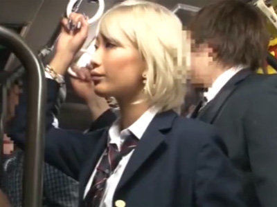 痴漢に遭遇した黒ギャル女子高生がトイレに連れ込まれて凌辱レイプされちゃうｗ