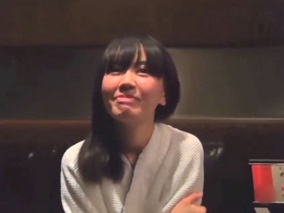 Twitterで知り合った黒髪女子大生とホテルでハメ撮り！