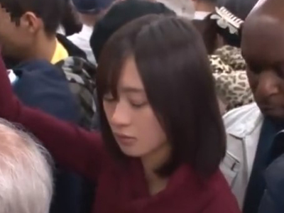 クズ劣等種な黒人チンポに痴漢レイプされてしまう日本人アソコ