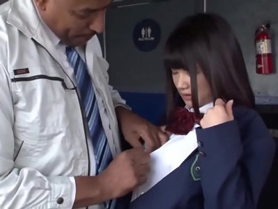 黒人さんが女子⚫︎生を人気のないところに連れ込みイタズラ→デカチンぶち込み