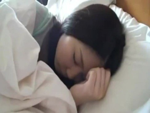 黒髪ロングの素人ちっぱい顔専門学生の寝込みを襲ってハメ撮りしたったｗ