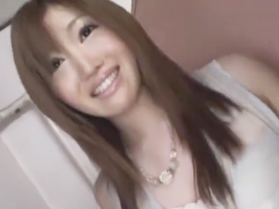 巨乳な若妻が他人棒を公衆便所でおしゃぶり抜きご奉仕！