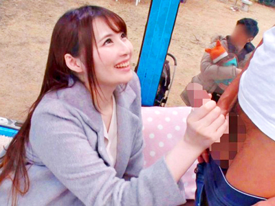 MM号に現れた新星！笑顔の可愛すぎる若妻が種付け不倫