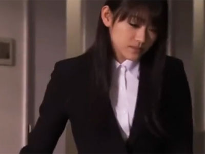 美女OLが会社の同僚に激ハメされて最後は無慈悲な生膣内射精フィニッシュ
