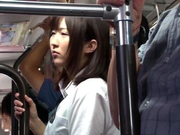 「きもち、、、よくなんか///」痴漢されて感じてしまったjkがガクブル絶頂