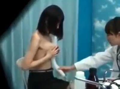 「女性の先生は…？」男の意思に乳を揉みくちゃにされて感じてしまったOL隠し撮り