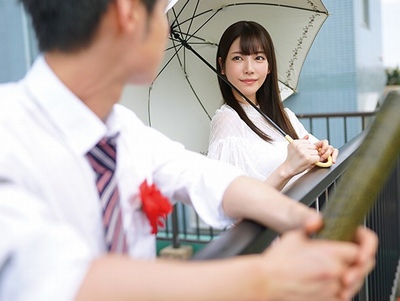 見た目は清楚なくせに自分からベロチューを生徒に強要するエロカテキョ