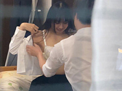 隣人のJKが可愛すぎる！男を連れ込んでるところを盗撮！気持ち良さそうにSEXする姿が抜ける！